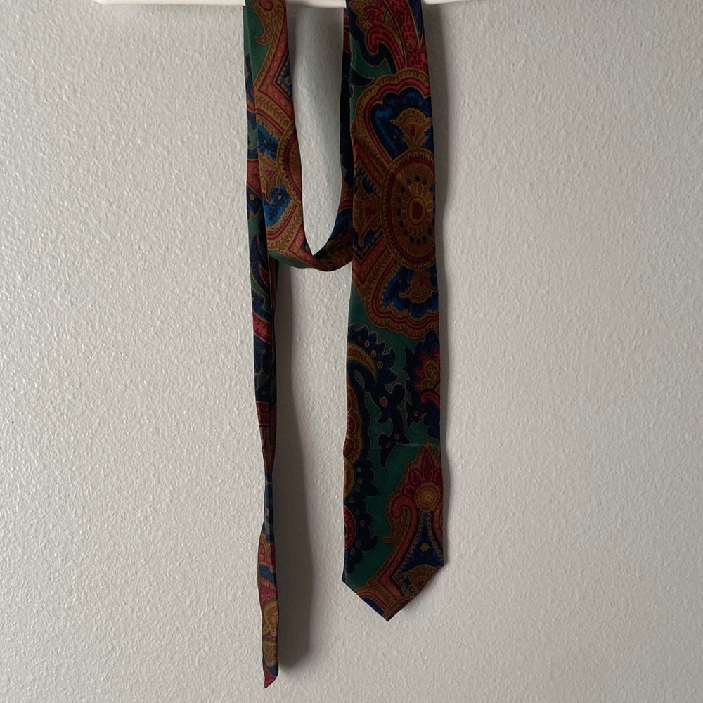 Liberty Paisley Tie - Green and Red